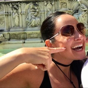 Meet your Posher, Heidi